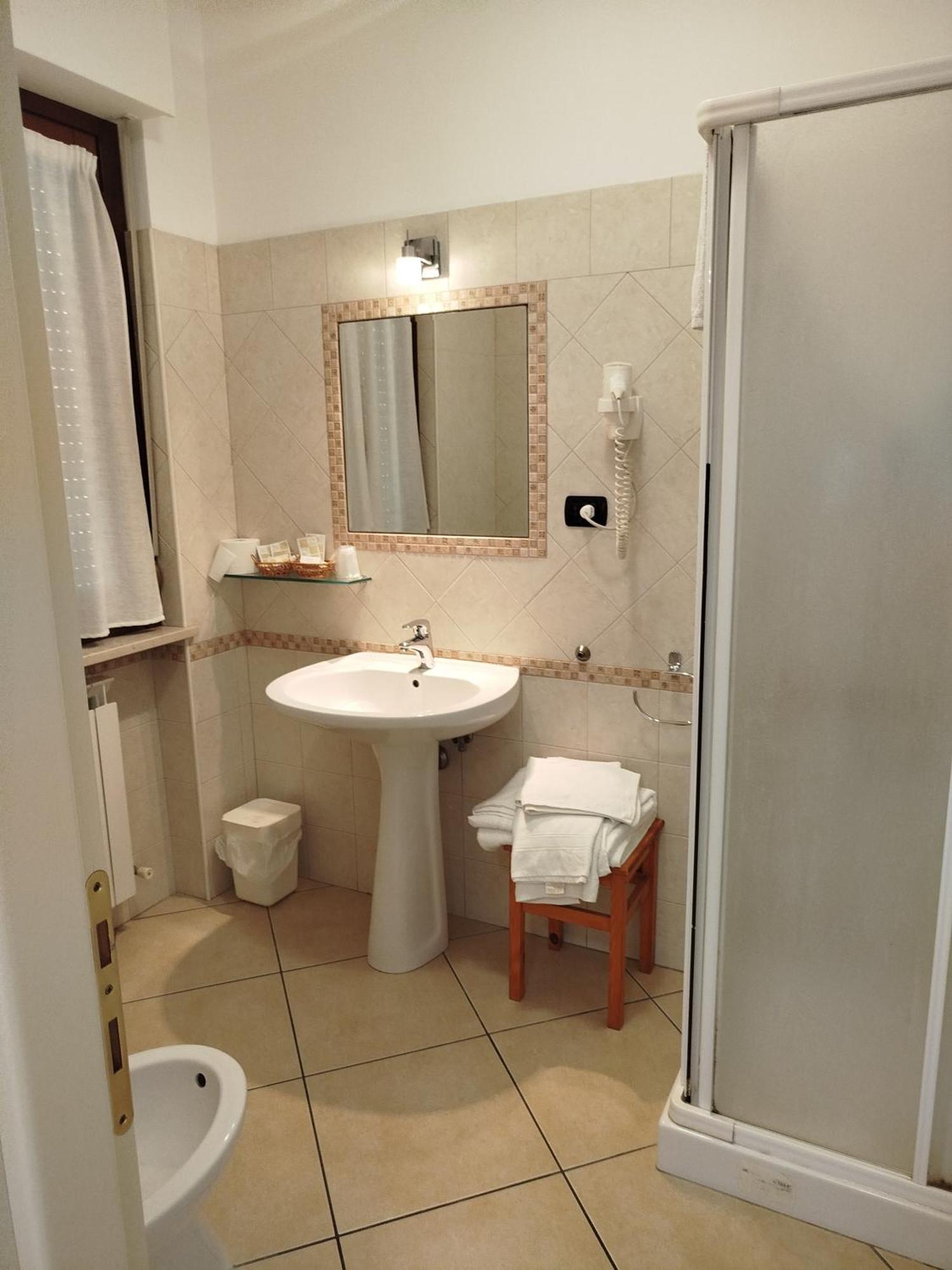 Albergo Le 2 Rose San Severino Marche Exterior foto