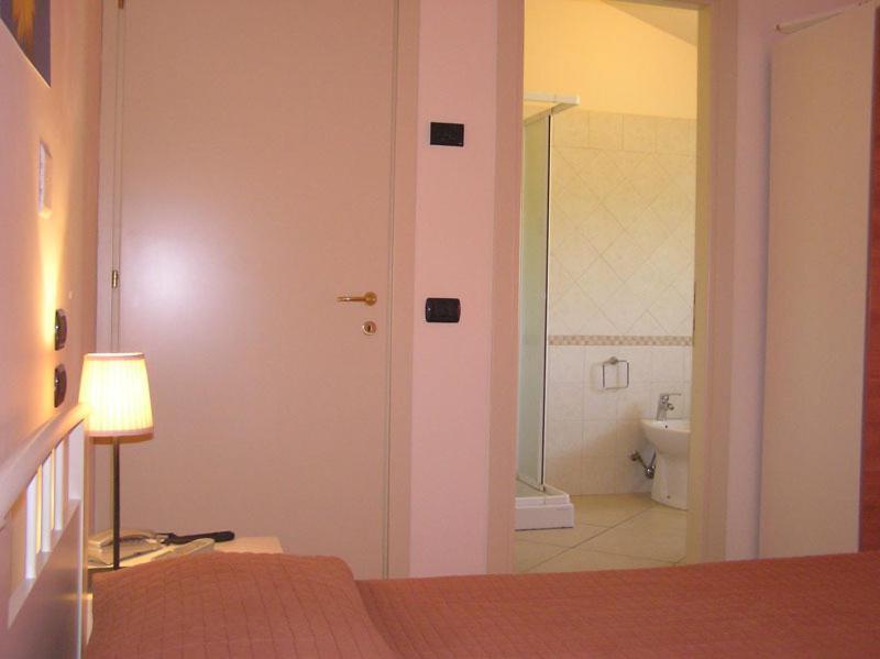 Albergo Le 2 Rose San Severino Marche Quarto foto